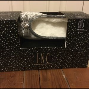 I.N.C. Faux Fur Slipper Sz S (5-6)